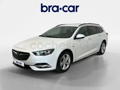 Usado Opel Insignia Business 110 CV (80 kW) 2019 Blanco Familiar