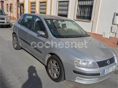 Usado Fiat Stilo Dynamic 115 CV (84 kW) 2003 Beige Berlina