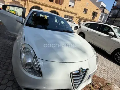 Usado Alfa Romeo Giulietta Distinctive 170 CV (125 kW) 2012 Blanco Utilitario