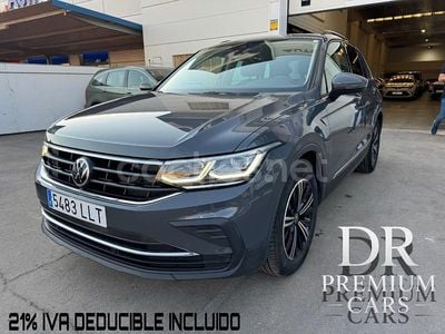 Gris / plata Usado 2021 VW Tiguan Life SUV | 23.500 € (Precio justo)