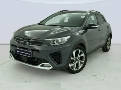 Usado Kia Stonic GT-Line 101 HP (74 kW) 2022 Cinzento SUV