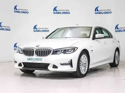 Usado BMW 320e Comfort Edition 204 CV (150 kW) 2022 Blanco Berlina