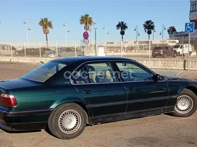 Używany BMW 750 326 KM (239 kW) 1995 Zielony Sedan/Limuzyna