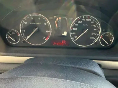 Usado Peugeot 407 116 CV (85 kW) 2004 Negro Berlina