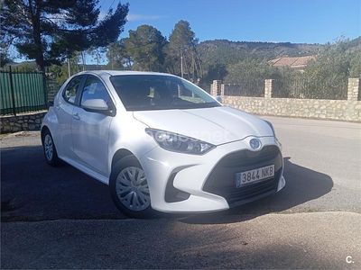 Usado Toyota Yaris Hybrid Active 116 CV (85 kW) 2024 Blanco Berlina
