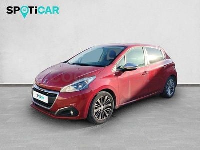 Usado Peugeot 208 Style 82 CV (60 kW) 2018 Granate Utilitario