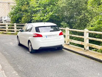 Usado Peugeot 308 Style 110 HP (80 kW) 2016 Branco Sedan