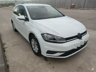 Usado VW Golf VII 115 CV (84 kW) 2019 Blanco Berlina