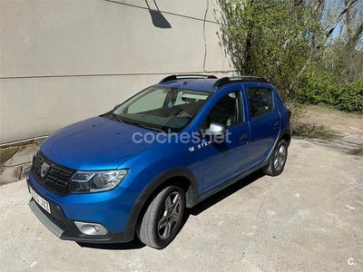 Używany Dacia Sandero Stepway 90 KM (66 kW) 2016 Niebieski Sedan/Limuzyna