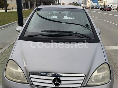 Usado Mercedes A160 Classic 102 CV (75 kW) 1998 Gris / plata Monovolumen