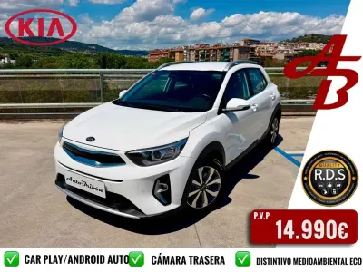 Usado Kia Stonic 101 CV (74 kW) 2021 Blanco SUV