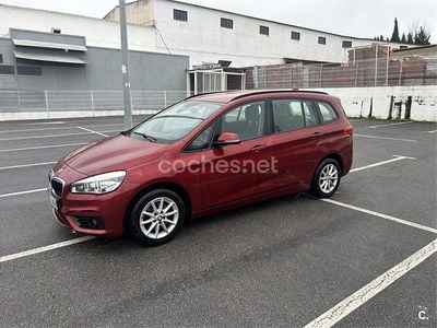 Usado BMW 218 150 CV (110 kW) 2017 Rojo Familiar