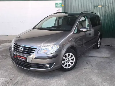 Usado VW Touran Edition 105 CV (77 kW) 2010 Beige Monovolumen