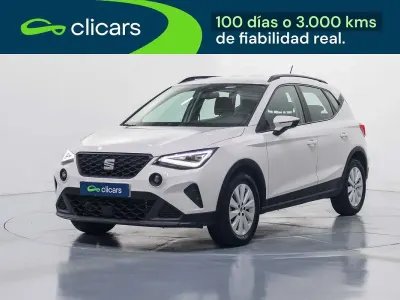 Usado Seat Arona Style 110 CV (80 kW) 2022 Blanco SUV