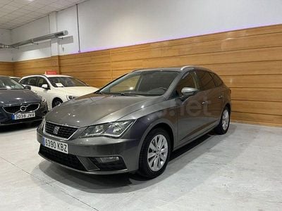 Usado Seat Leon 125 CV (91 kW) 2017 Gris / plata Familiar