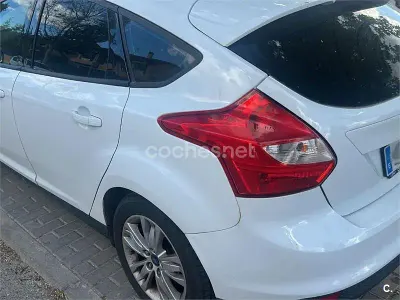 Usado Ford Focus Titanium 115 CV (84 kW) 2011 Blanco Berlina