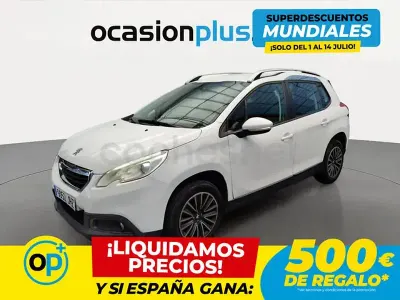 Usado Peugeot 2008 Active 100 CV (73 kW) 2015 Blanco SUV