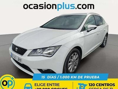 Usado Seat Leon ST Style 105 CV (77 kW) 2015 Blanco Familiar