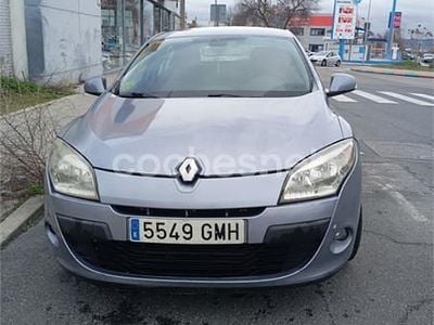 Usado Renault Mégane Dynamique 105 CV (77 kW) 2009 Gris / plata Berlina