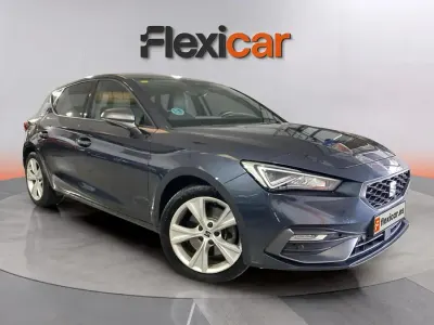 Usado Seat Leon FR 150 CV (110 kW) 2020 Azul Berlina