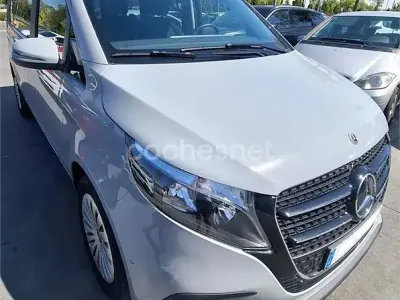 Usado Mercedes V220 Style 163 CV (119 kW) 2025 Gris / plata Monovolumen