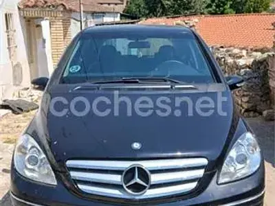 Usado Mercedes B200 140 CV (102 kW) 2007 Negro Monovolumen