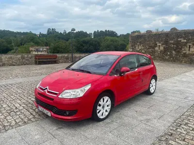 Usado Citroën C4 110 CV (80 kW) 2008 Rojo Berlina