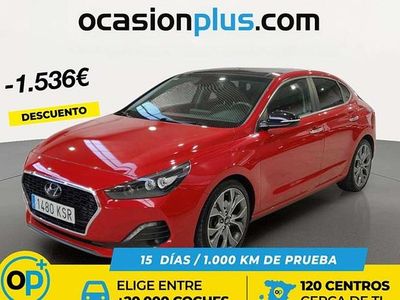 Usado Hyundai i30 Style 140 CV (102 kW) 2018 Rojo Utilitario