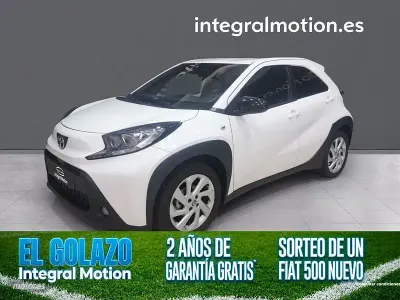 Usado Toyota Aygo X Play 72 CV (52 kW) 2025 Blanco SUV