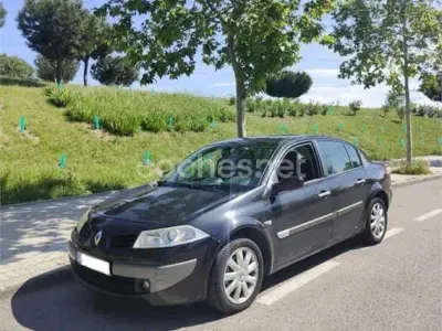 Usado Renault Mégane Dynamique 130 CV (95 kW) 2007 Negro Berlina