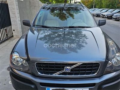 Usado Volvo XC90 Momentum 163 CV (119 kW) 2005 Gris / plata SUV