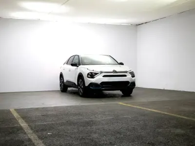 Brugt Citroën e-C4 Shine 100 kW (136 HK) 2023 Hvid Hatchback
