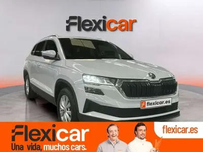 Usado Skoda Karoq Ambition 150 CV (110 kW) 2023 Blanco SUV