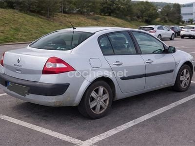 Usado Renault Mégane II Authentique 80 CV (58 kW) 2004 Gris / plata Berlina
