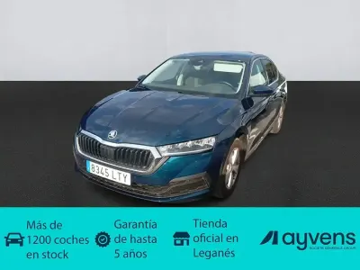 Usado Skoda Octavia Ambition 115 CV (84 kW) 2021 Azul Berlina