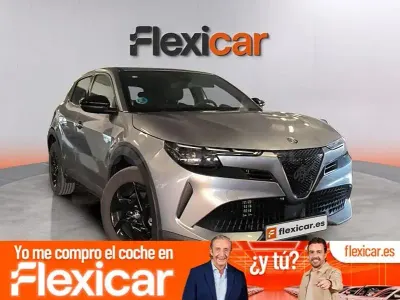 Usado Alfa Romeo Junior 136 CV (100 kW) 2025 Gris / plata SUV