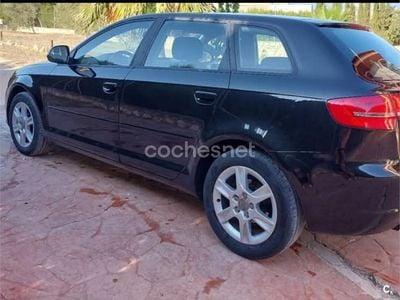 Usado Audi A3 Sportback Attraction 105 CV (77 kW) 2010 Negro Utilitario