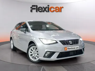 Usado Seat Ibiza 110 CV (80 kW) 2024 Gris Utilitario
