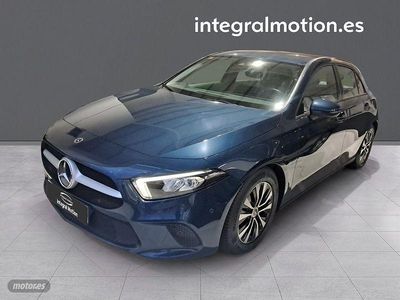 Usado Mercedes A180 116 CV (85 kW) 2021 Azul Berlina