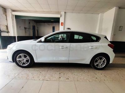 Käytetty Ford Focus Active 120 HP (88 kW) 2019 Valkoinen Sedan