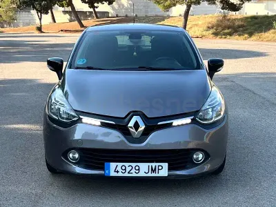 Usado Renault Clio IV LIMITED 75 CV (55 kW) 2016 Gris / plata Berlina