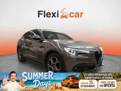 Usado Alfa Romeo Stelvio Sprint 200 CV (147 kW) 2022 Gris / plata SUV