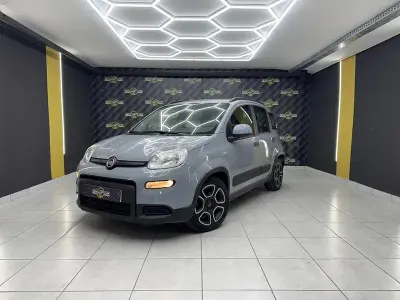 Usado Fiat Panda 70 CV (51 kW) 2022 Gris / plata Utilitario