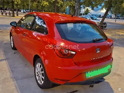 Usado Seat Ibiza Style 90 CV (66 kW) 2014 Rojo Berlina