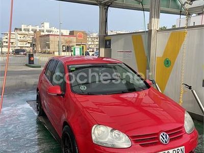 Usado VW Golf IV Highline 105 CV (77 kW) 2005 Rojo Berlina