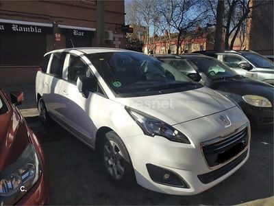 Usado Peugeot 5008 Active 120 CV (88 kW) 2015 Blanco Monovolumen