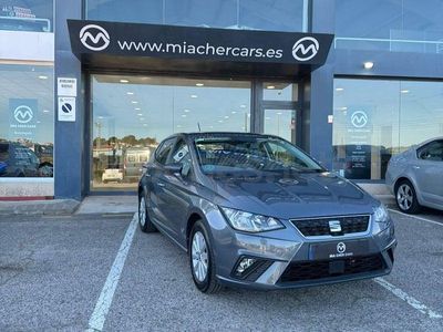 Usado Seat Ibiza Style 75 CV (55 kW) 2018 Gris / plata Utilitario