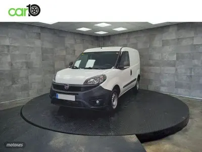 Usado Fiat Doblò 95 CV (69 kW) 2019 Blanco Monovolumen