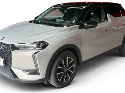 Usado DS Automobiles DS3 Crossback Performance 131 CV (96 kW) 2023 Gris / plata SUV