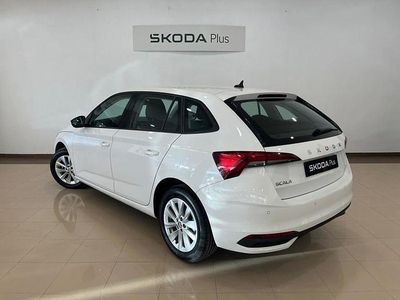 Usado Skoda Scala Essence 95 CV (69 kW) 2024 Blanco Utilitario